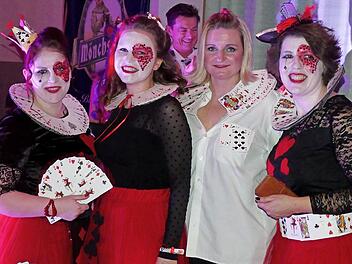 Diese Herz-Damen waren beim TSV-Fasching zu bewundern.  Foto: Hübner