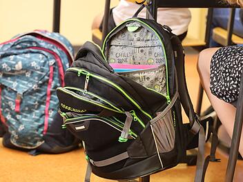 "Beliebtester Sch&uuml;ler des Vormittags": Bub (7) hat 5000 Euro im Ranzen