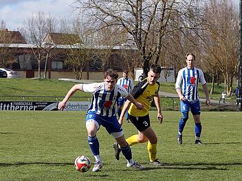 Breiteng&uuml;&szlig;bach heftet sich an Ebing und holt das Derby