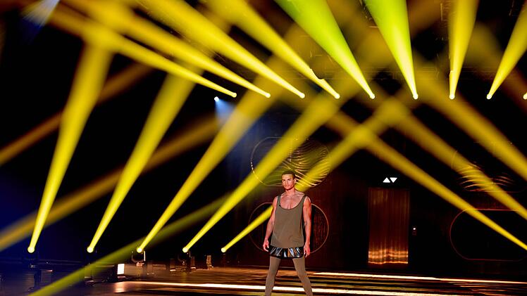 Boureima macht so viele Patzer, dass Heidi Klum ihm kein Foto geben kann.