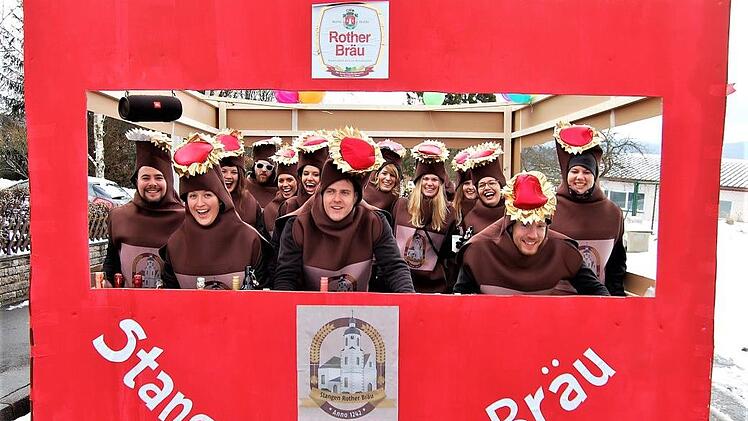 Faschingsumzug am Rosenmontag in Stangenroth. Foto: Sigismund von Dobschütz