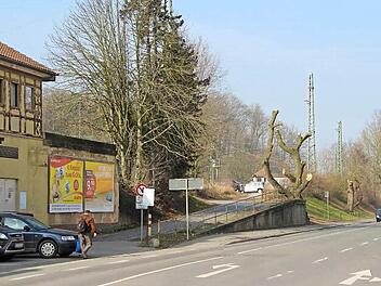 Es ist nur ein relativ kleiner Grundstücksstreifen zwischen Bahnhof und der Callenberger Unterführung, um den sich die Stadt Coburg seit gut drei Jahren bemüht. Nach einem Wechsel in der Chefetage wolle die Bahn das Gelände nun offenbar behalten. Foto: CT-Archiv/Alexa Brosius