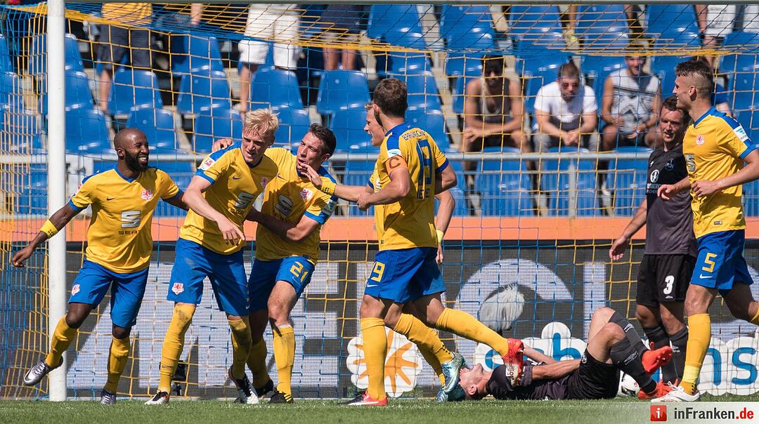 Der 1. FC Nürnberg geht mit 6:1 bei Eintracht Braunschweig unter