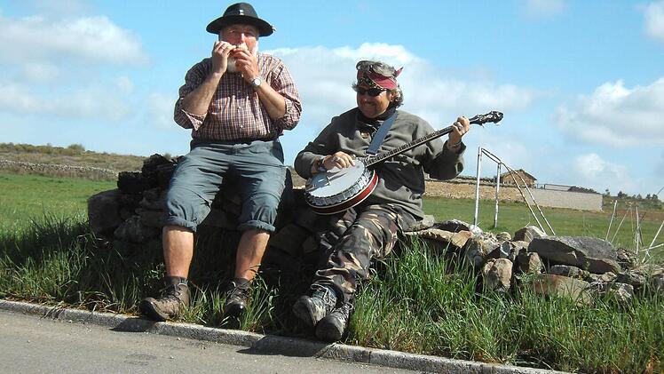 "Straßenmusiker"-Duo (Hermann links) Foto: privat