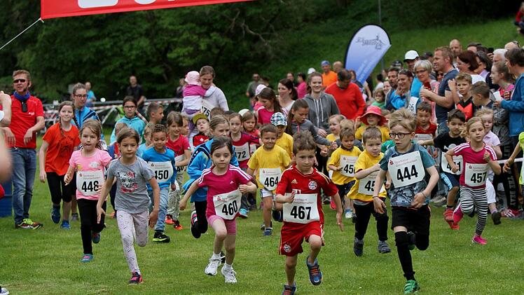 Mit Begeisterung gehen die Bambini auf die Strecke