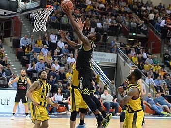 Medi-Forward Demon Brooks zeigte gegen Ludwigsburg eine starke Leistung, vor allem in der ersten Hälfte.  Foto: Peter Mularczyk