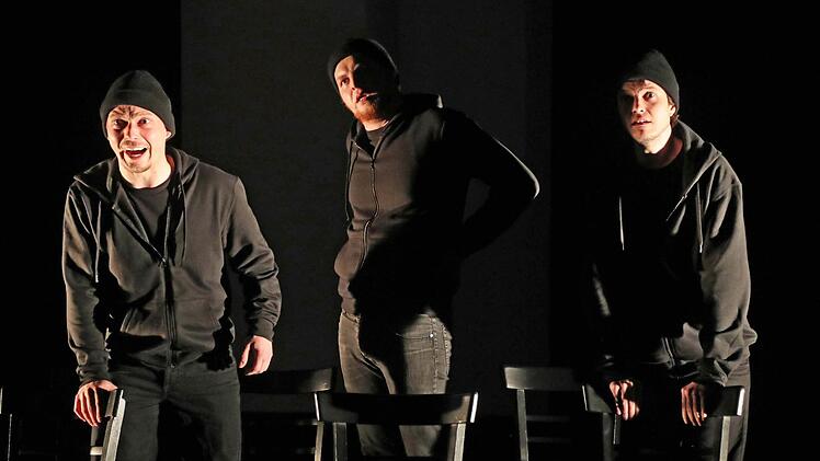 Szene aus "Jihad Baby" in der Coburger Reithalle Foto: Henning Rosenbusch