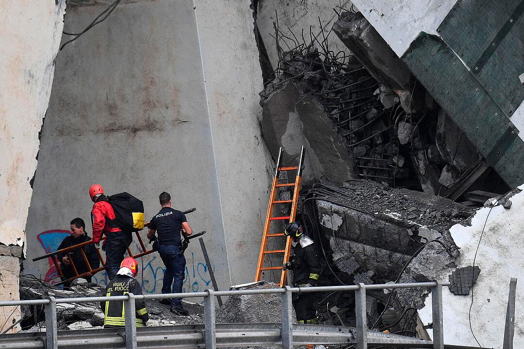 Autobahnbrücke in Genua eingestürzt