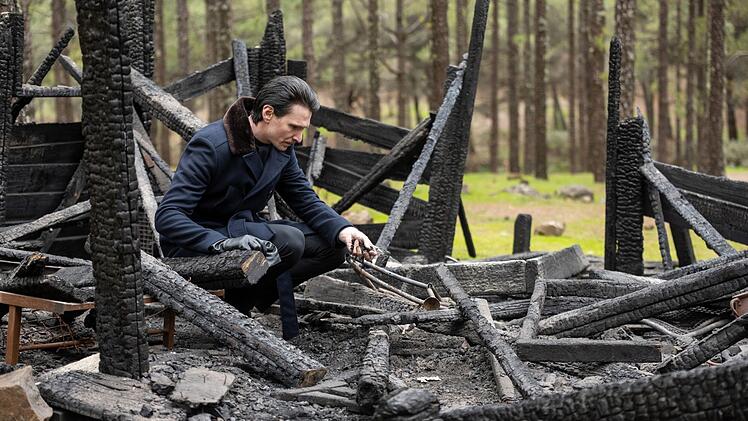 Quito (Sabin Tambrea) m&ouml;chte Maggie Kring um jeden Preis finden.