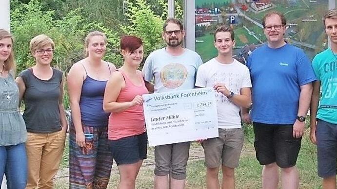 Die Spende soll Bewohnern der Laufer Mühle zugute kommen.  Foto: privat