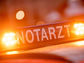 N&ouml;rdlingen: Junger Mann auf Zaun aufgespie&szlig;t und schwer verletzt