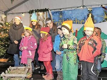 Nur wenige Kinder der Kindertagesstätte St. Otto erzählten am neunten Tag die Geschichte vom Wichtelwald. Foto: Roland Meister
