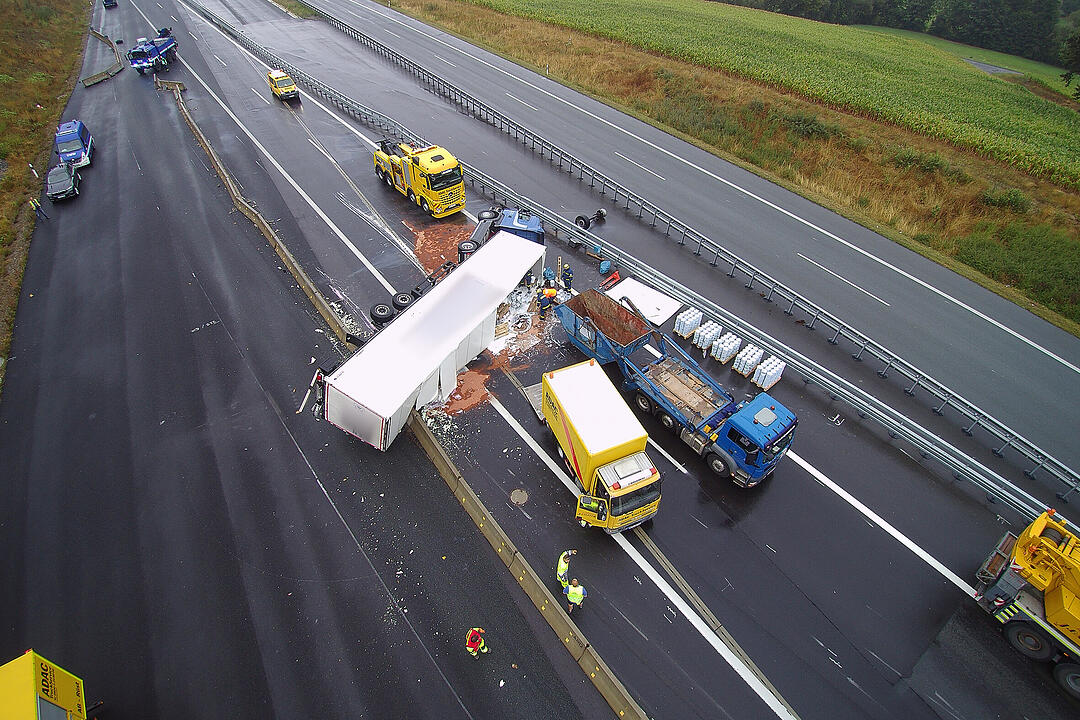 Umgekippter Lkw A3 bei Geiselwind