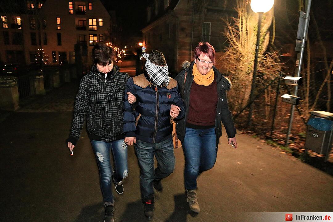 Ela gesteht Stefanie in Burgfarrnbach ihre Liebe