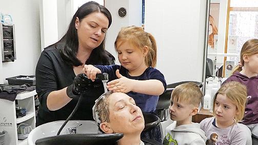 Levi Then, Nicole Schlembach, Daniela Dieterle, Charlotte M&uuml;ller, Heiko Ackermann und Lina Saal