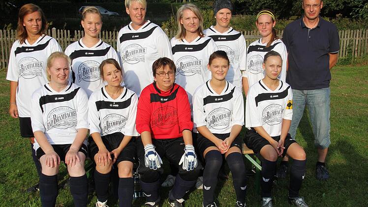 Die Eichelberger Mannschaft mit Trainer Hans-Dieter Schmitt. Fotos: Kestel