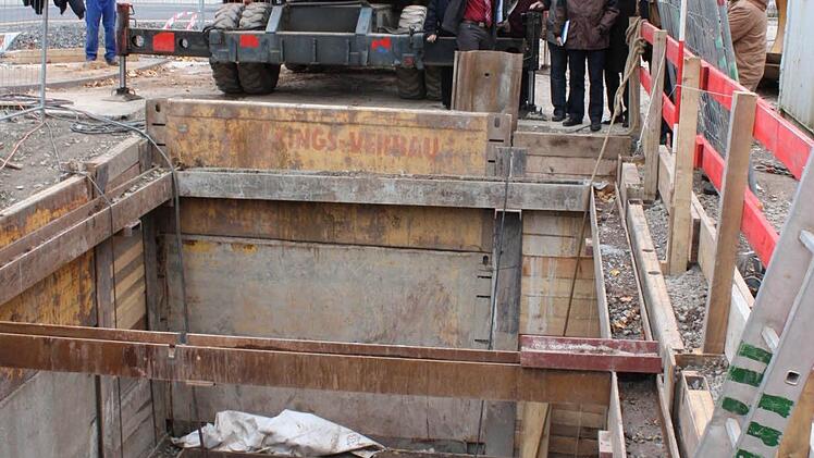 Die Startgrube für die Tunnelbohrmaschine an der Amtsgerichtskreuzung ist fast fertig. I