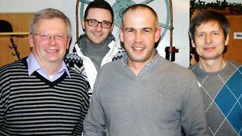 Rudolf Riegler (links) führt weiterhin den Hafen- und Kulturverein Marktsteft. Mit im Führungsteam sind Schriftführer Johannes Reuter, Stellvertretender Vorsitzender Dieter Haag und Helmut Manger als neuer Kassier. Foto: Thomas Meyer