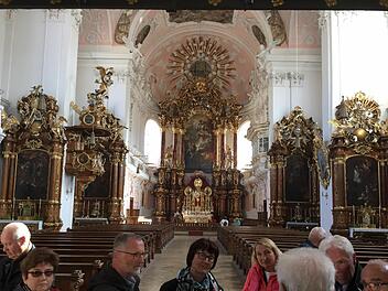Im Eichst&auml;tter Dom waren die Br&uuml;ckenauer beeindruckt von der pr&auml;chtigen Ausstattung und den 567 Engeldarstellungen. Foto: Arnold Brust