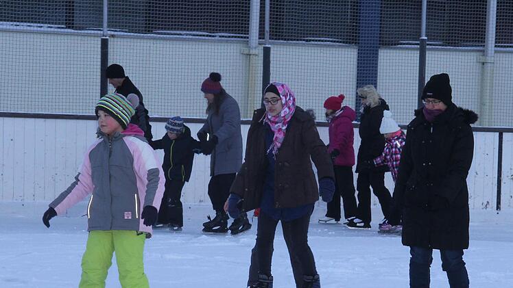 Impressionen von der Eisbahn Foto: Sonny Adam
