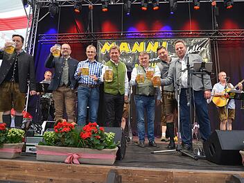 Kulmbach: "Tag der Generationen" fand wieder statt - zahlreiche Besucher feiern Volksmusik Kulmbach: "Tag der Generationen" fand wieder statt - zahlreiche Besucher feiern Volksmusik