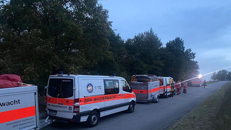 Großeinsatz an Schleuse Eibach in Nürnberg am 9. Oktober 2023: Radfahrerin sah leblose Person im Kanal