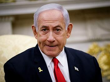 Dem israelischen Ministerpräsidenten wird Bestechung und Korruption im Amt vorgeworfen. Welche Rolle spielte die Familie dabei?