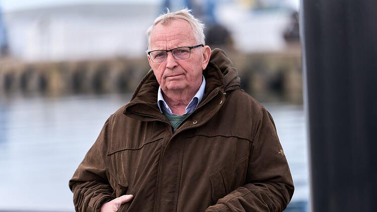 Buckelwal liegt in Wismarer Bucht