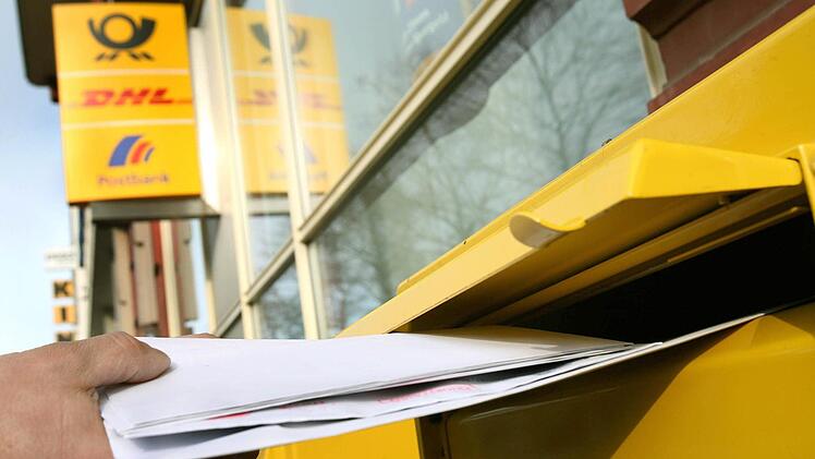 Eine Briefeflut Richtung Bundesverkehrsministerium wollen die Freien Wähler initiieren. Ihr Ziel: Die Umgehung Stadtsteinach soll wieder als vordringlich eingestuft werden. Symbolfoto: Oliver Berg/dpa