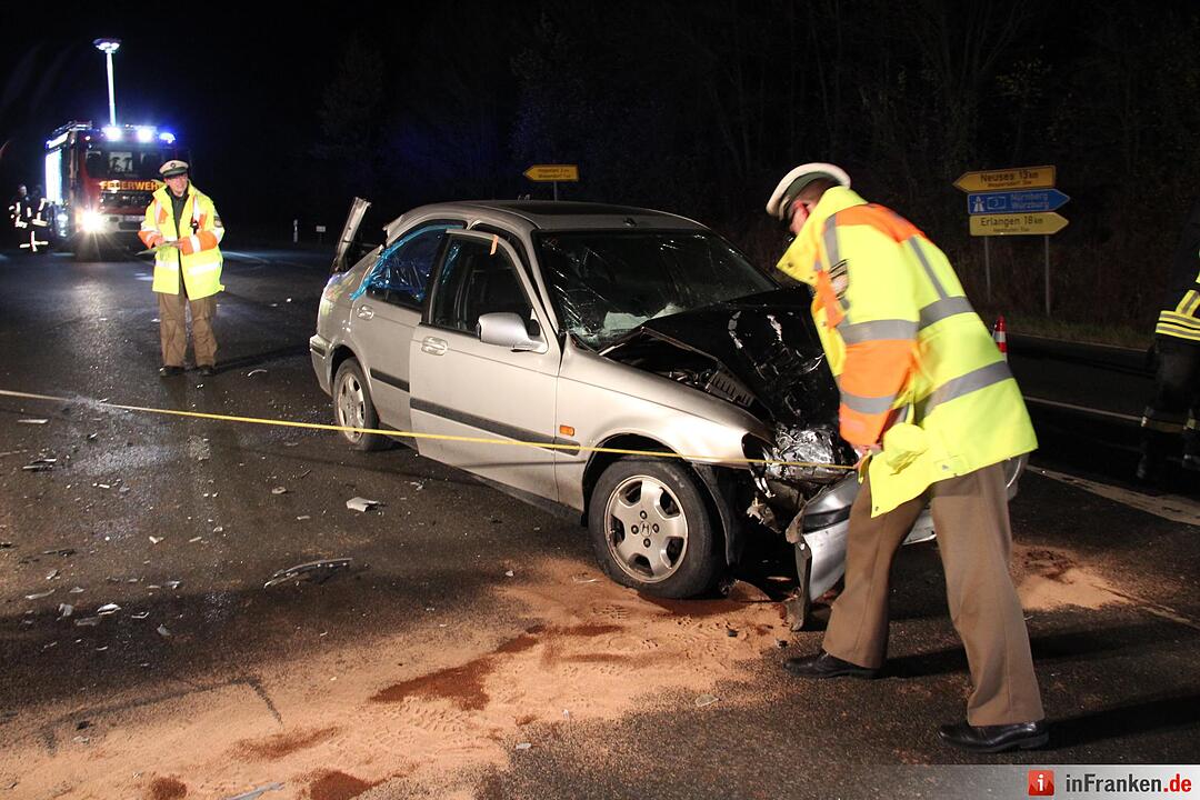 Unfall bei Adelsdorf fordert zwei Verletzte