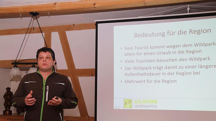 Daniel Schäffer beim Referat