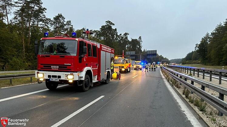 Bamberg: Zwei Unfälle auf A73 - Feuerwehr muss Verkehr umleiten