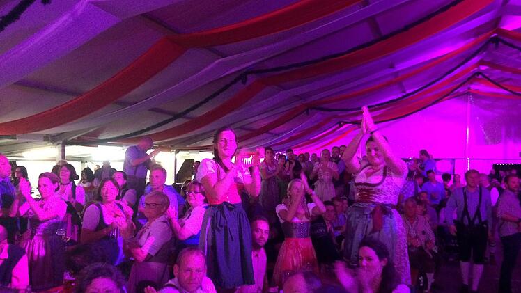 oktOPAfest 2017: Die Stimmung im Zelt war grandios.Christiane Lehmann