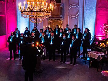 Das Vocalensemble lockte mit seinem Konzert zur Advents- und Weihnachtszeit zahlreiche Zuhörer in die SChlosskirche von Lahm.Foto: Jochen Berger
