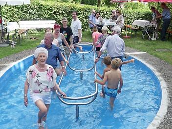 Wassertreten in der Muggendorfer Kneipp-Anlage Foto: Paul Pöhlmann