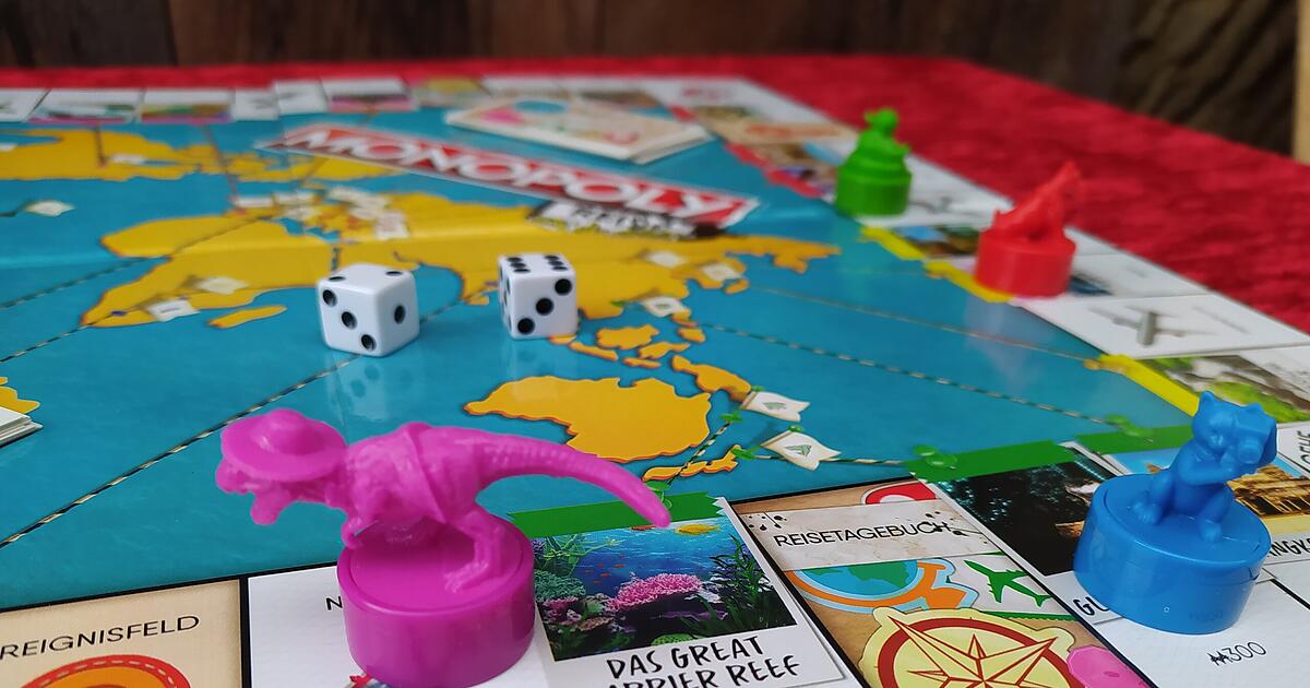 Spiele-Test &bdquo;Monopoly - Reise um die Welt&ldquo;: schnelle Sehensw&uuml;rdigkeiten-Jagd mit Stempel-Gimmick