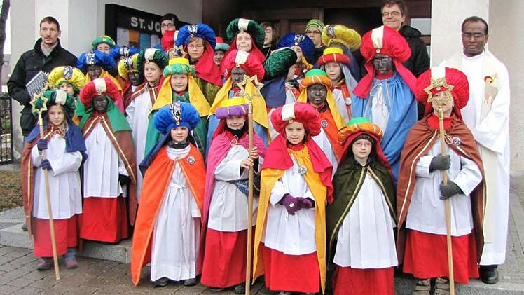 In Niederndorf sammelten 30 Sternsinger 3284,60 Euro. Foto: privat