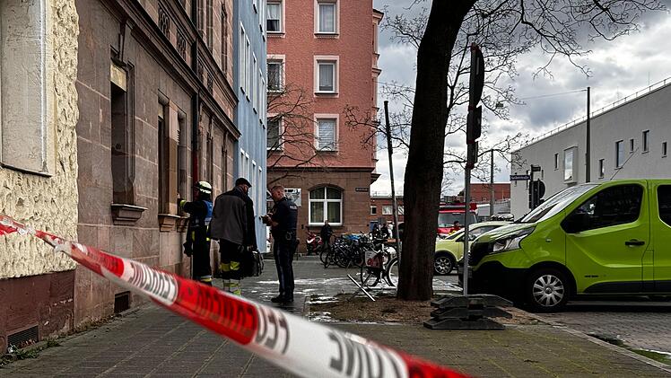 Nürnberg: Verpuffung in Wohnhaus: Zahlreiche Einsatzkräfte vor Ort