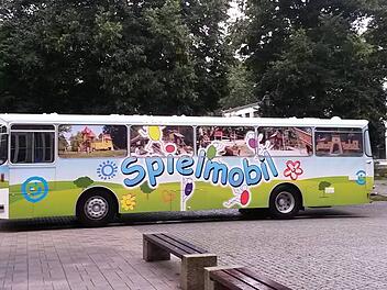 Spielmobil bringt Sommerferien-Spaß auf Hofer Spielplätze Spielmobil bringt Sommerferien-Spaß auf Hofer Spielplätze