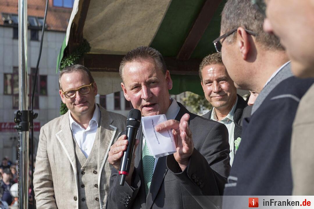 Fürther Michaeliskirchweih eröffnet