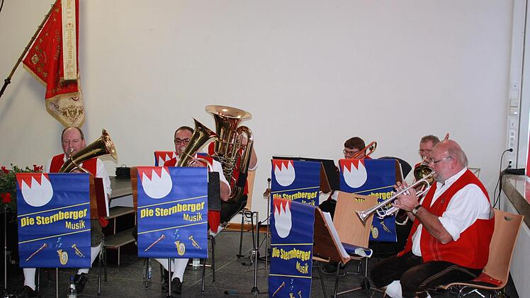 Die Sternberger Musik umrahmte die Veranstaltung mit ihren unterhaltsamen Weisen.Katharina Becht