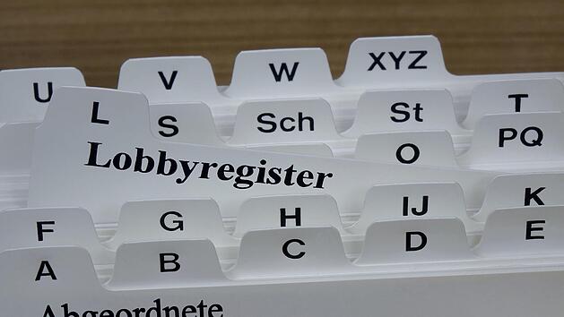 Die Idee eines Lobbyregisters ist denkbar einfach: Jeder, der als Interessensvertreter an den Staat herantritt, muss sich registrieren lassen.  Symbolfoto: Sascha Steinach, dpa