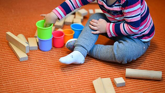 Kinder brauchen eine gute Betreuung in der Kita. Doch dazu braucht es auch ausreichend Personal. Foro: Uwe Anspach/dpa