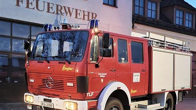 Weil sie ein neues Fahrzeug ben&ouml;tigten, hat die N&uuml;dlinger Wehr das 33 Jahre alte Tankl&ouml;schfahrzeug ersetzt. Es soll in die Ukraine gehen und wird dort an verschiedenen Orten eingesetzt.