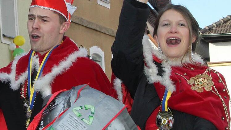 Marktplatztreiben in Stadtsteinach. Foto: Jürgen Gärtner