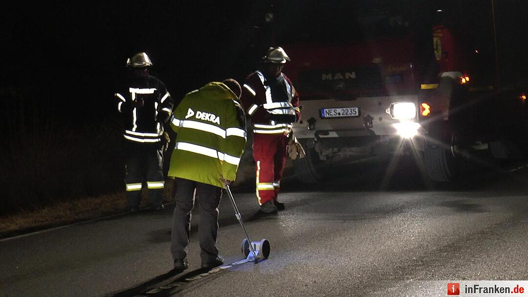 Tödlicher Unfall im Kreis Rhön-Grabfeld: 76-Jähriger Fußgänger von Auto erfasst