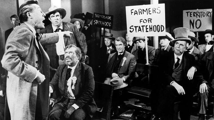 Im Kampf f&uuml;r Recht und Gesetz: Der Anwalt Ransom Stoddard (James Stewart, Mitte) startet eine Kampagne gegen die Landbesitzer, die den Outlaw Liberty Valance bezahlen.