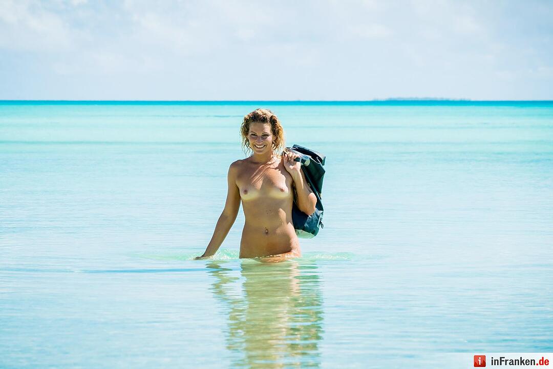 Adam sucht Eva - Promis im Paradies