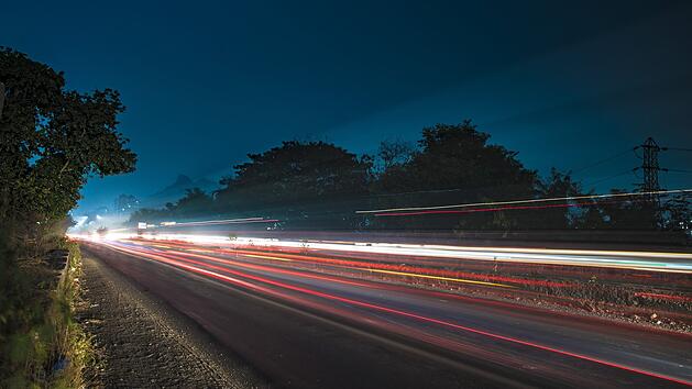Pizzafahrer-Unfall bei Ansbach: 2 Autos &uuml;berholt, dann abrupt gebremst