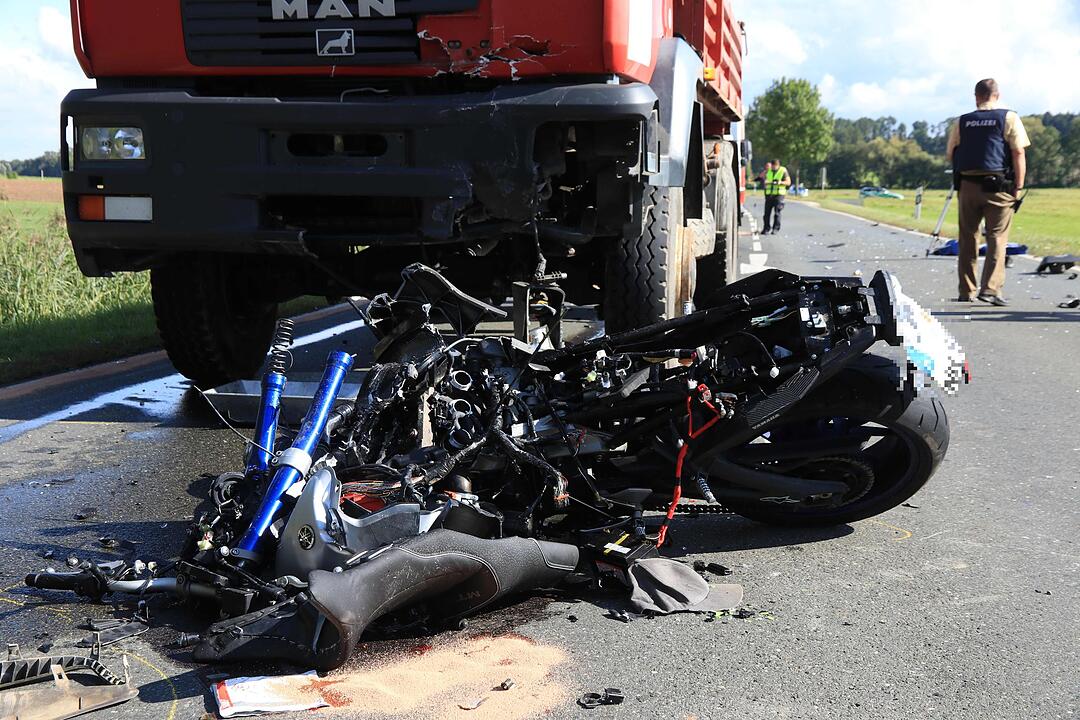 Motorradfahrer stirbt bei schwerem Unfall bei Bad Rodach